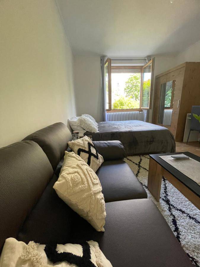 Chambre privée vue sur le jardin proche centre ville in Chaprais-Cras, Besançon