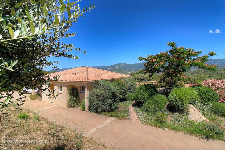 Gîte pour 4 personnes, avec terrasse - 1