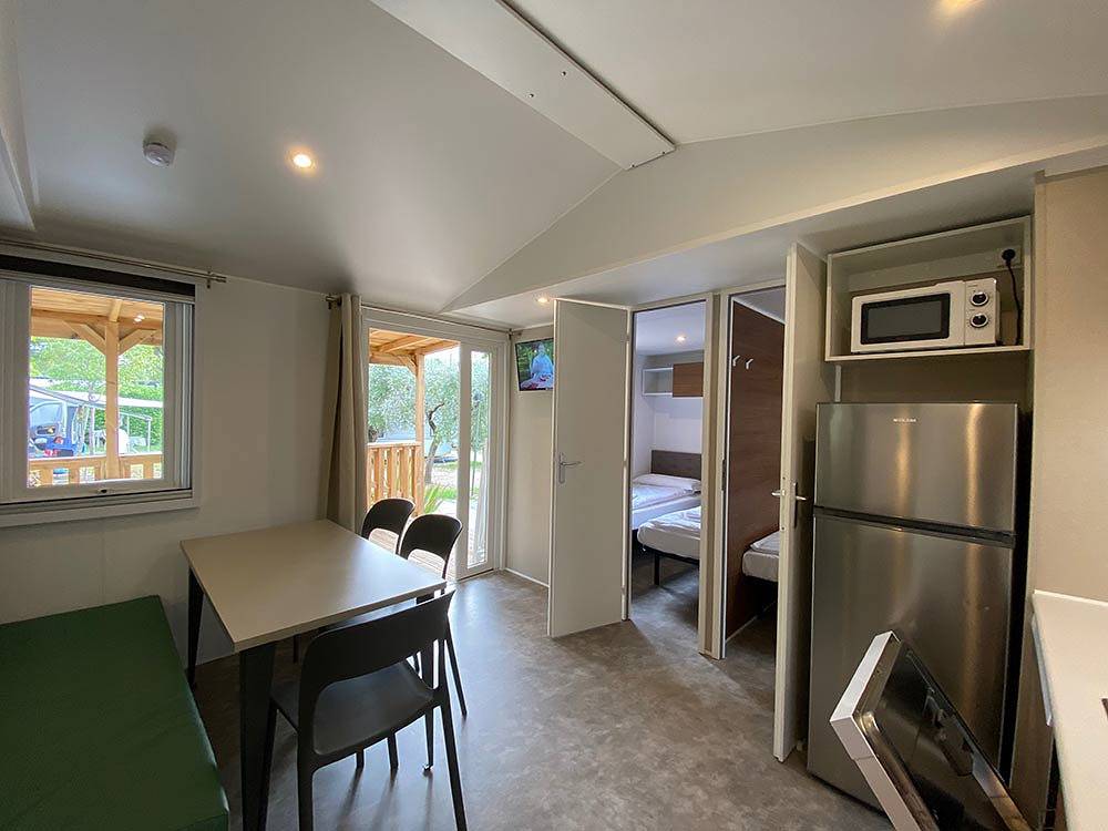 Ferienanlage Serenella Mobilehome Gabbiano für 8 Personen in Bardolino, Gardasee-Berge