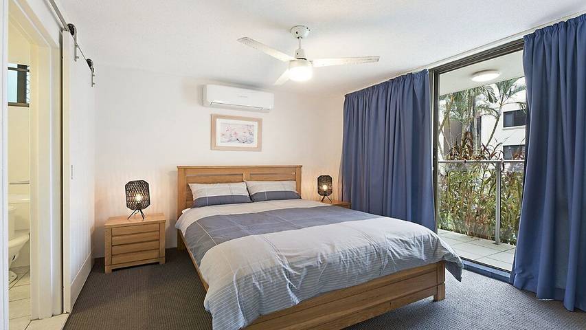 Holiday rental for 5 people, with pool in Caloundra