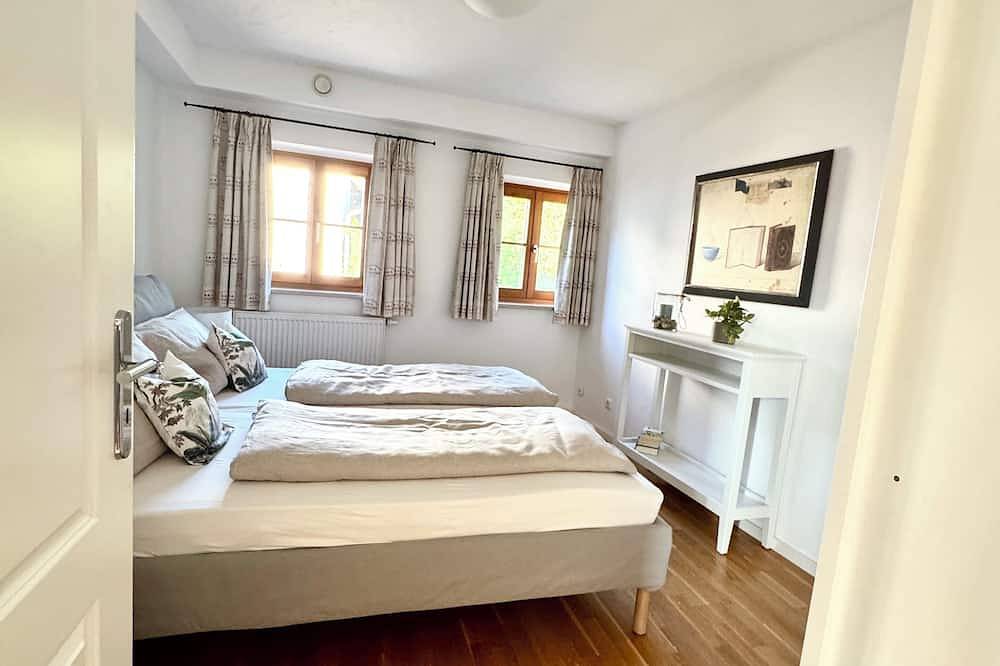 Ganze Wohnung, Ferienwohnung 48 m² mit großem Balkon in Höslwang, Chiemsee
