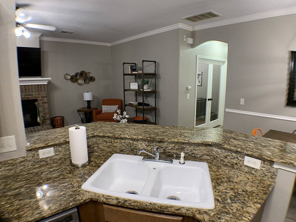 Wooded Area near Uco & Hospitals with Neighborhood Pool. in Edmond, Oklahoma County