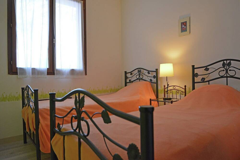 Villa in Le Boulou with Scenic Hilltop Views in Le Boulou, Céret region