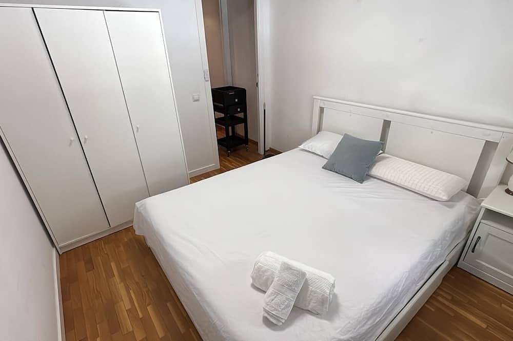 Ganze Wohnung, Bright Big Room near to Downtown in Barcelona Zentrum, Barcelona
