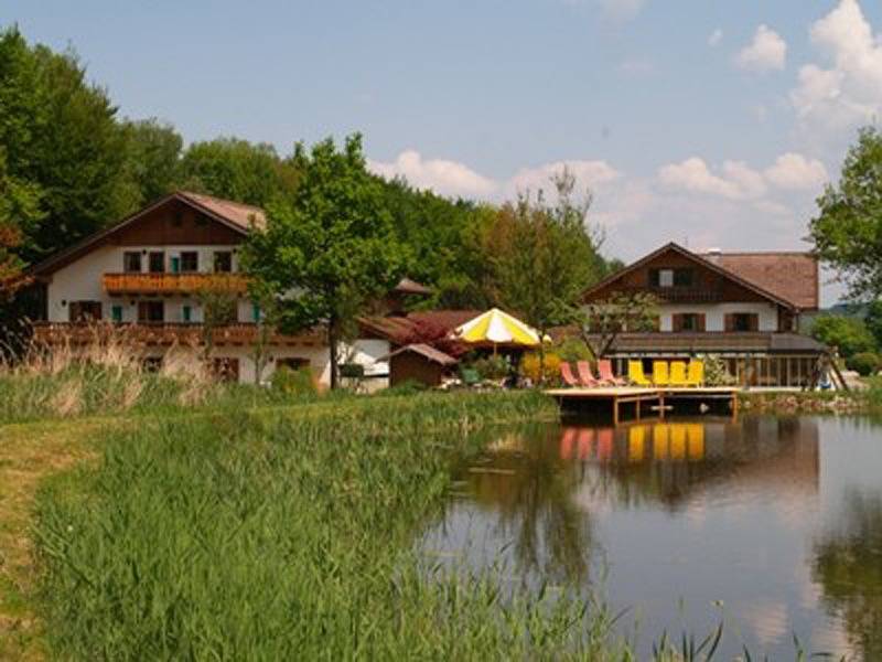 Hotel Eichenhof - Einzelzimmer, im Landhausstil in Waging am See, Rupertiwinkel