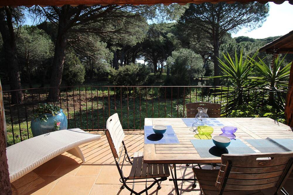 Casa a 150 metros de la playa de acceso privado a Palombaggia. in Palombaggia, Porto Vecchio
