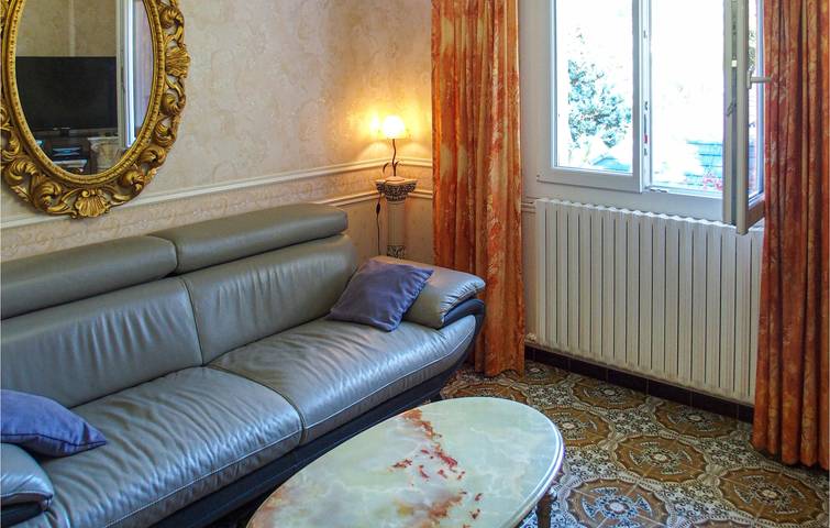 Appartement mit Bergblick, TV, Gefrierschrank, Garten und Internet in Pierre-Châtel, Vercors
