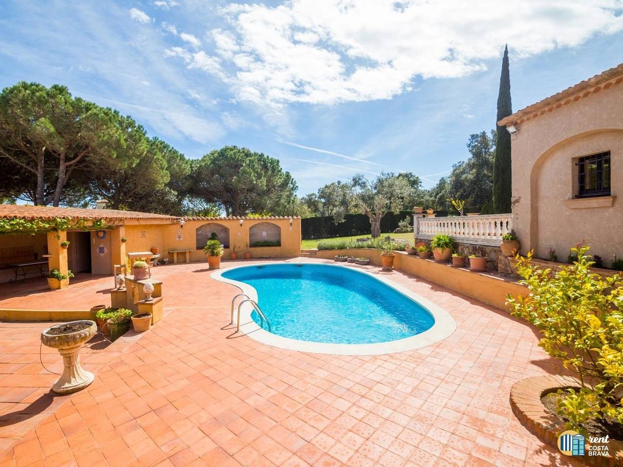 Villa Violeta geräumiges Stadthaus mit privatem Pool. in Platja d'Aro, Costa Brava