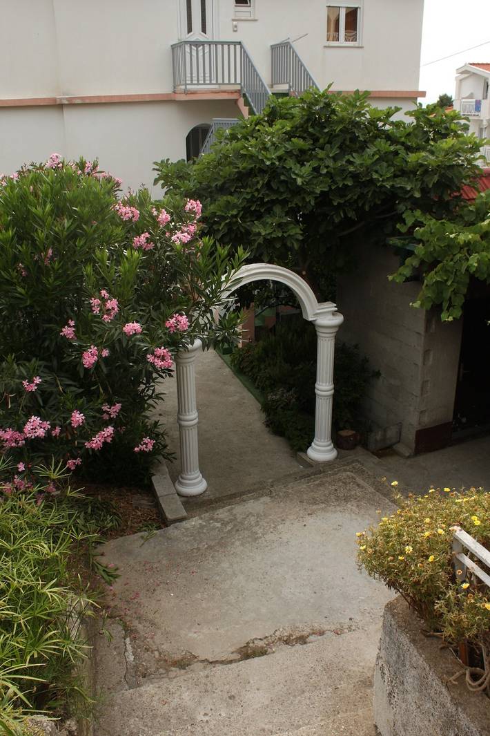 Ganze Wohnung, 1-Zimmer-Ferienwohnung mit Terrasse und Meerblick Gradac, Makarska A-6820-d in Gradac, Makarska Riviera