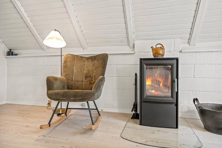 Klassisches Reetdach-Sommerhaus mit Kamin in Houstrup in Nørre Nebel, Varde