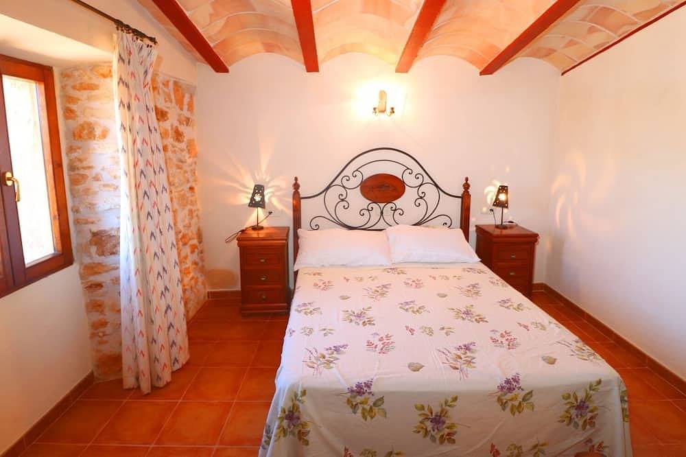 Finca \"Can Cova\" with Private Pool and Wi-Fi in Es Llombards, Santanyí