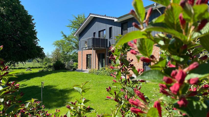 Ferienwohnung für 2 Personen, mit Balkon/Terrasse und Balkon sowie Terrasse und Garten in Poppenbüll - 2