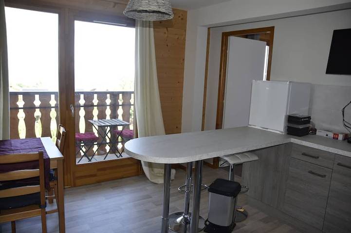 Entire apartment, Nouvel Appartement Moderne: 2 Chambres, Lits Doubles, à 350 m de la Télécabine in Thollon-les-Mémises, Thonon-les-Bains region