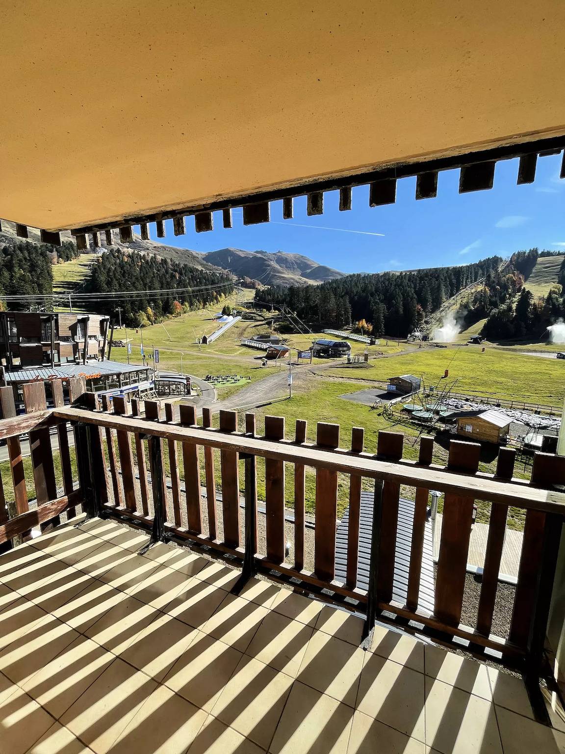 Estudio entero, Estudio con vista al prado in Le Lioran, Laveissière