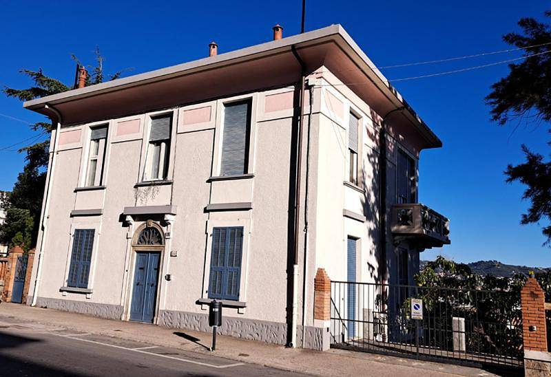 Casa Gazzano in Spiaggia d'Oro (Imperia), Imperia