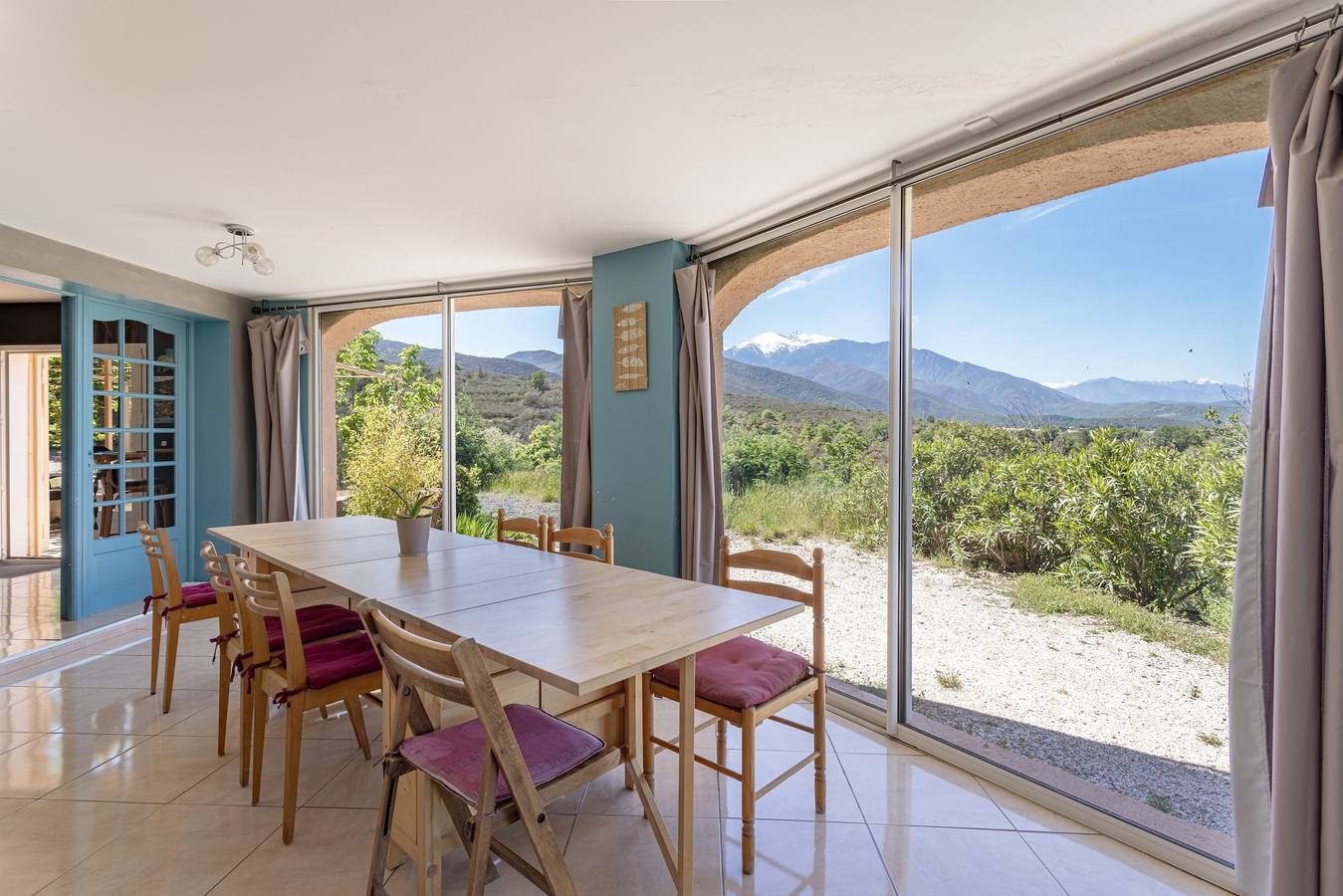 Gite con dormitorio, vista lago, giardino privato e balcone in Rigarda, Prades e dintorni