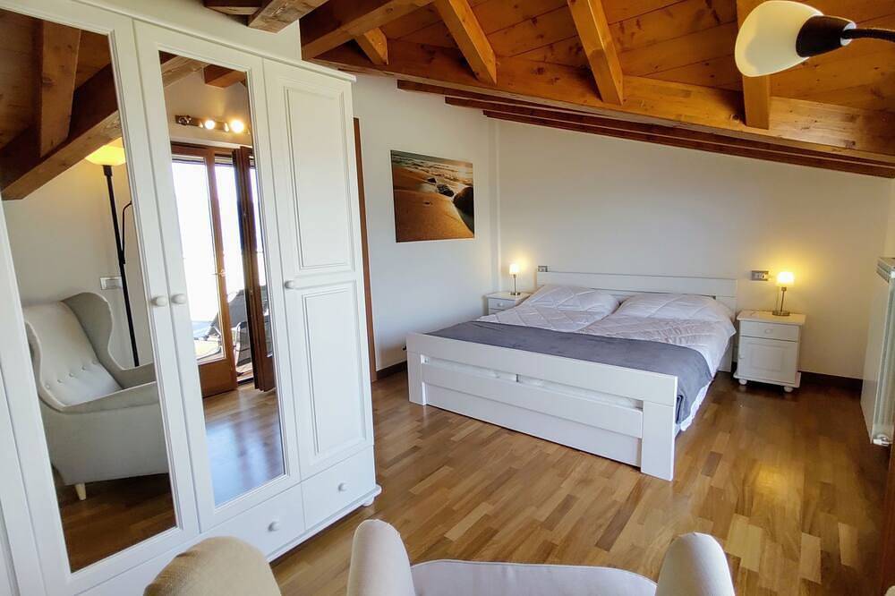 Geheel appartement, Torre del Lago by Interhome in Porto Valtravaglia, Lago Maggiore (Lombardy)