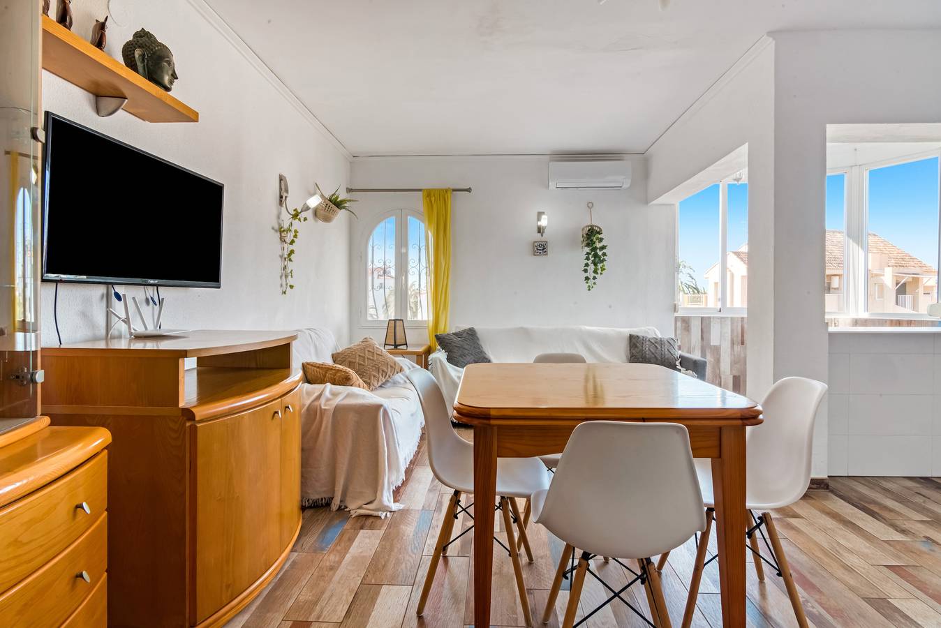 Apartamento entero, Apartamento 'El Palmar' con vistas al mar, Wi-Fi y aire acondicionado in Dénia, Costa Blanca