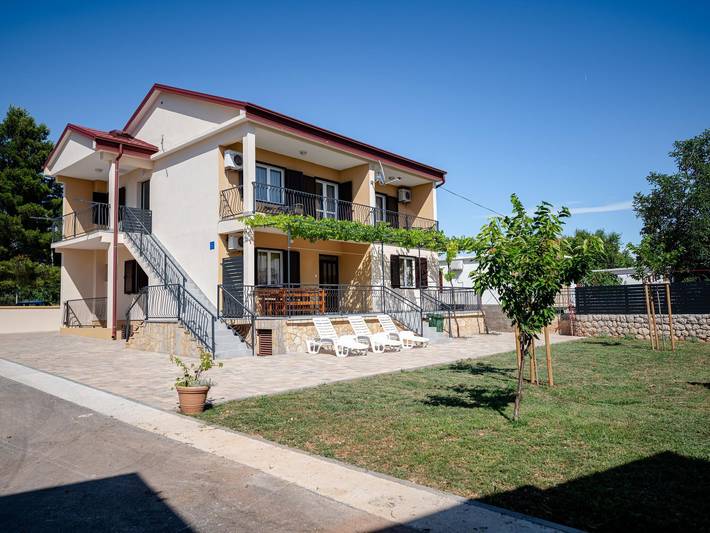 Apartament wakacyjny dla 9 osób, z taras i ogród w Seline