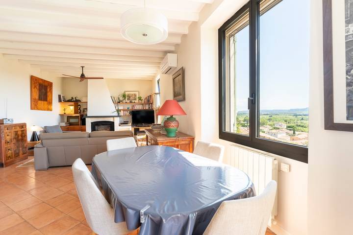 Vakantiehuis 'Le Sophora' met Uitzicht op de Bergen, Wi-Fi en Airconditioning in Rochefort-du-Gard, Nimes en omgeving