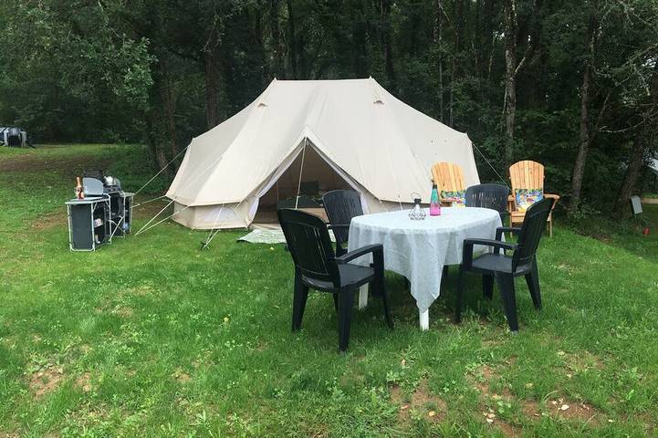 Location de vacances pour 4 personnes, avec piscine et jardin à Bouzic - 4