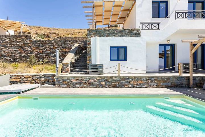 Villa pour 6 personnes, avec Balcon et Piscine dans Kea