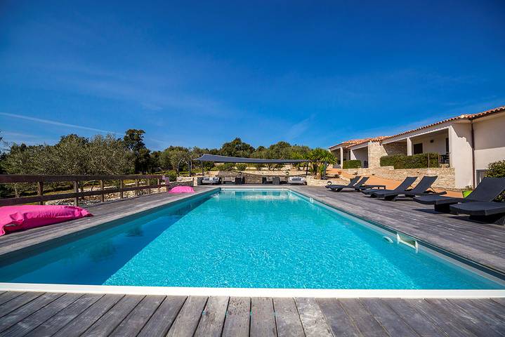 Gîte pour 4 personnes, avec terrasse ainsi que piscine et jardin à Bonifacio - 3