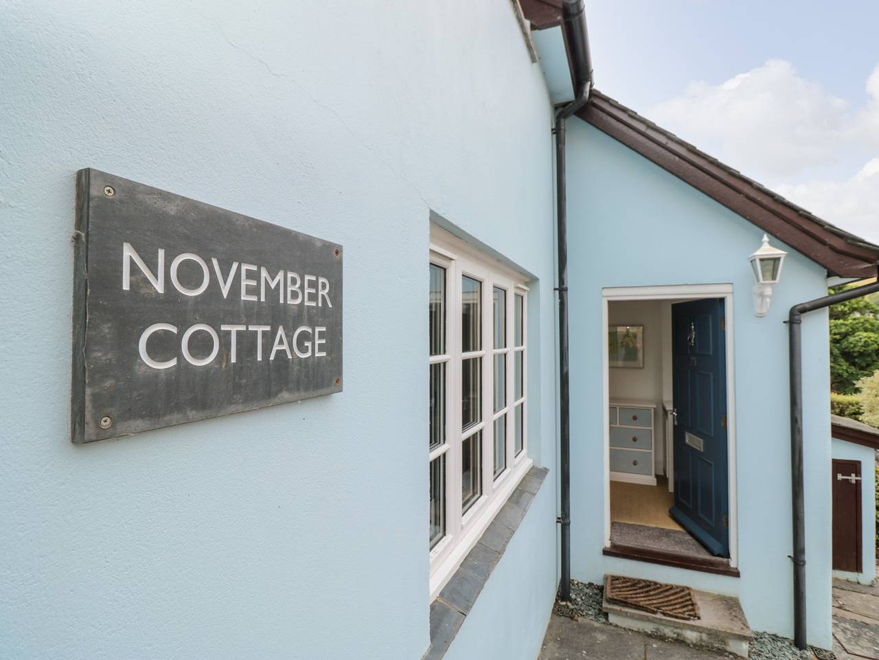November Cottage in Dittisham, Devon