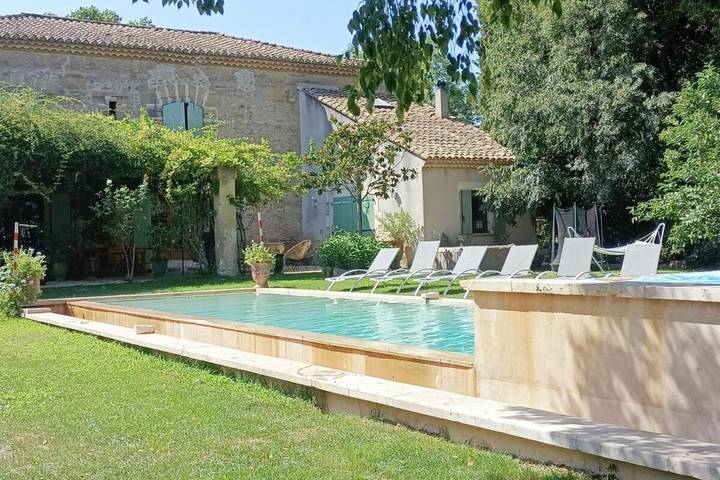 Location de vacances pour 14 personnes, avec Terrasse ainsi que Jardin et Piscine à Aimargues - 2