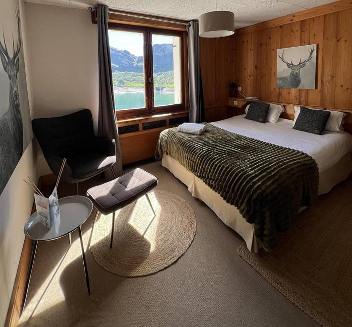 Hôtel pour 2 personnes, avec terrasse, animaux acceptés dans Lac de Roselend - 4