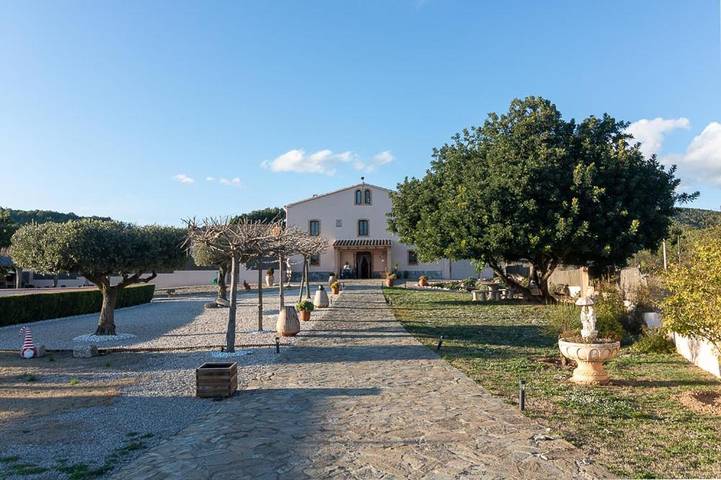Casa rural para 17 personas, con Terraza además de Jardín y Piscina en Pachs del Panadés - 2