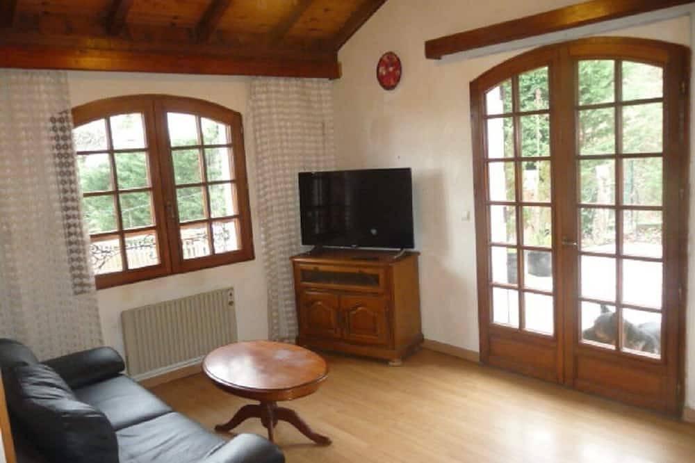 Appartement entier, T 2 De 60 M2 Clim  A La Campagne Avec Bbq Et Piscine in Taluyers, Lyon et ses environs