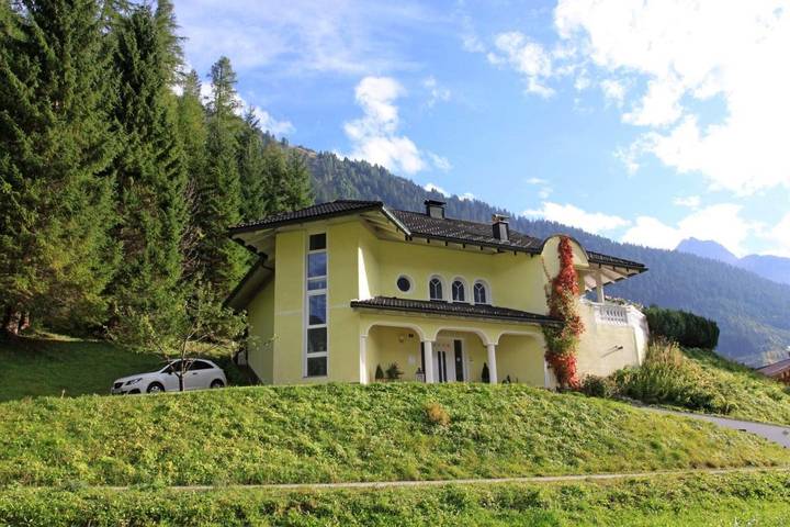 Ferienwohnung für 3 Personen, mit Ausblick und Garten