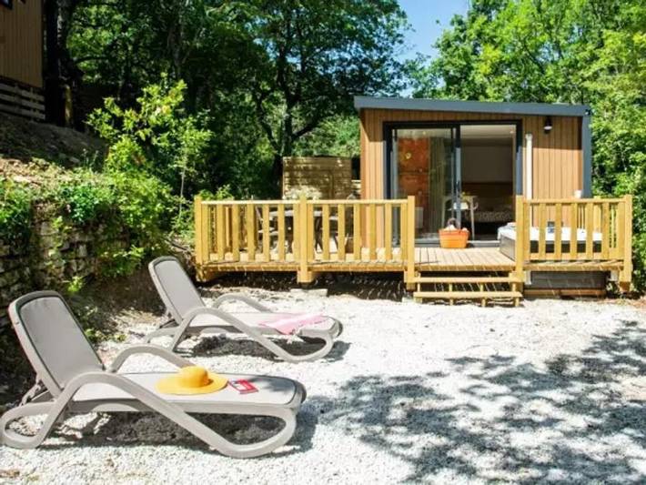 Camping Le Luberon | Pausado - Mobilhome 2 personnes - Cottage Evasion 2 Pièces Climatisé Spa Privatif in Apt, Parc naturel régional du Luberon