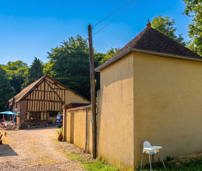 Gîte pour 2 personnes, avec Terrasse dans Ticheville