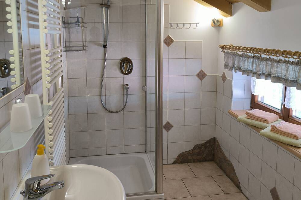 Ganze Wohnung, Ferienwohnung Wendelstein, 65 qm, 2 Schlafzimmer, Tv, Balkon, Bergblick, W-Lan in Frasdorf, Chiemgauer Alpen