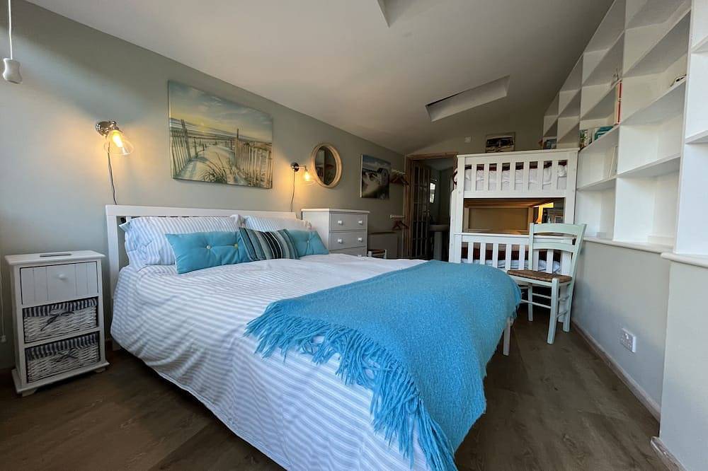 \"Seawards\"  Perfect Seaside Holiday Home For 4/6 In Perranuthnoe, Cornwall in Cornwall