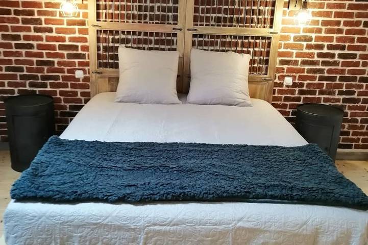 Gîte pour 15 personnes, avec jardin ainsi que terrasse et jacuzzi à La Chapelle-devant-Bruyères - 2