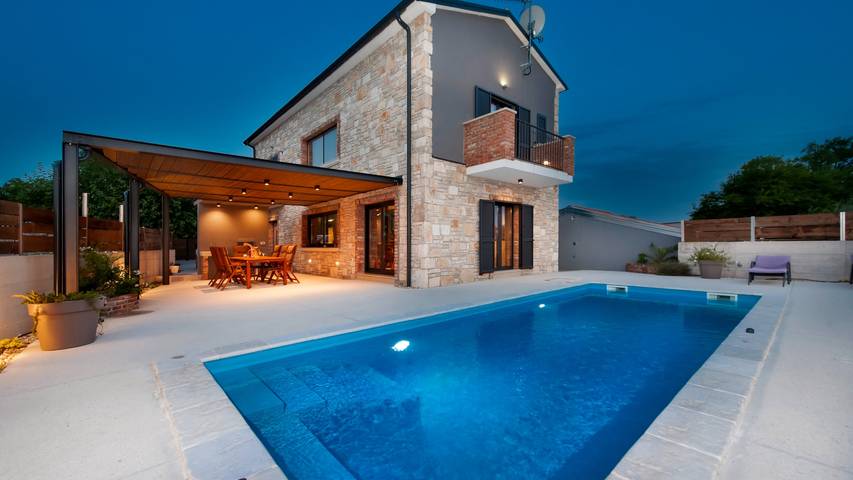 Villa pour 8 personnes, avec terrasse et jardin à Kanfanar