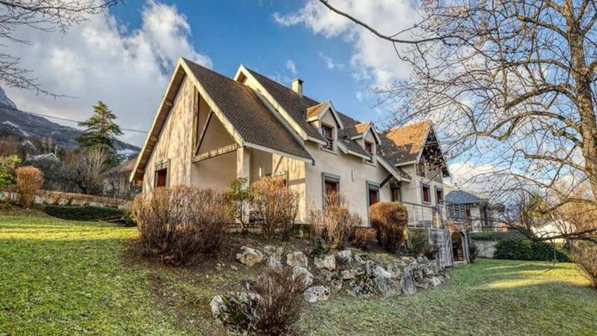 Location de vacances pour 13 personnes, avec jardin, animaux acceptés à Seyssins