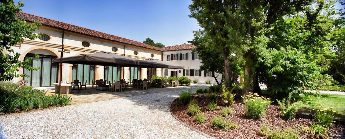 Appartamento per 2 persone, con Idromassaggio e Terrazza nonché Giardino e Piscina a Stra