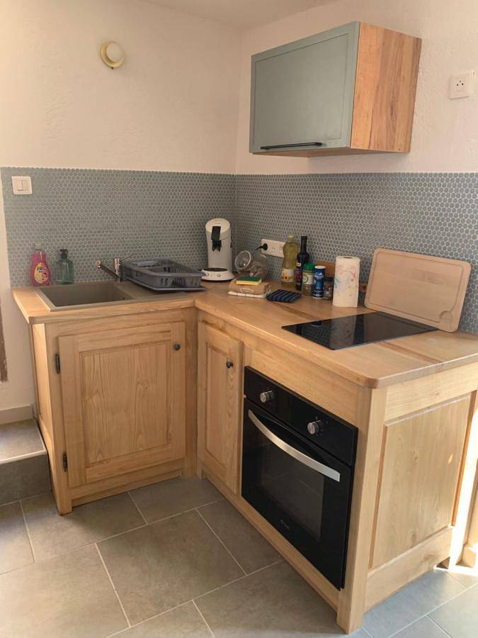 Location de vacances pour 2 personnes, avec vue ainsi que terrasse et jardin à Sant'Antonino - 2