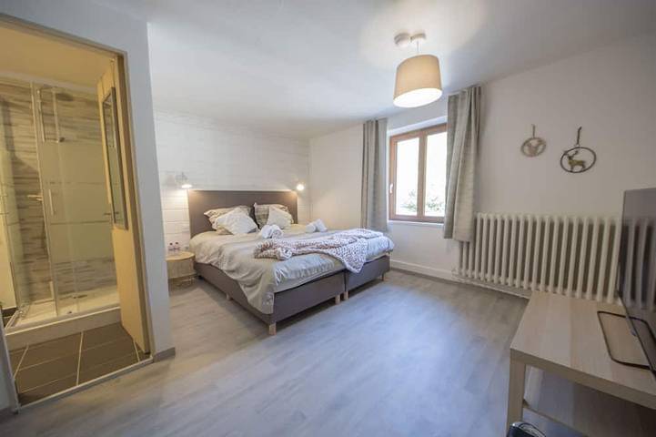 Spacious, comfortable 4-star vacation rental in the village, with a garden in Bussang, Regionaler Naturpark Belchen der Vogesen