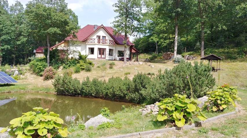 Apartament wakacyjny dla 4 osób, z Taras i Ogród oraz Widok w Zachełmie