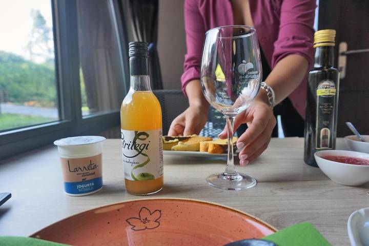 Hotel para 2 personas, con piscina además de jardín y vistas en Donostialdea - 4