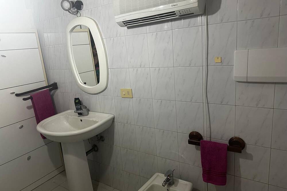 Small apartment by the sea in front of the beach. Ideal for a relaxing vacation in Ardea, Rom Provinz