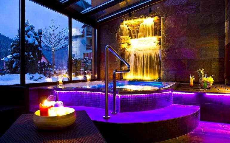 Ośrodek wypoczynkowy dla 2 osób, z Balkon i Taras oraz Jacuzzi i Ogród w Kudowa-Zdrój