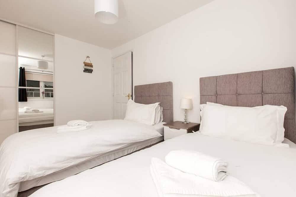 Entire apartment, Premium ground floor 2 bedroom apartment - Fast Wifi in Dunfermline, Fife region