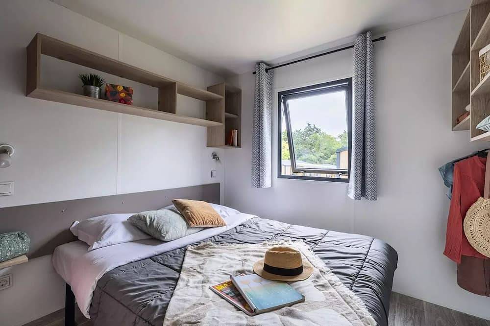 Camping maeva Respire Le Village Perrosien **** - Mobile home Comfort 3 Rooms 4 People Air-conditioned + Tv in Perros-Guirec, Rosa Granitküste