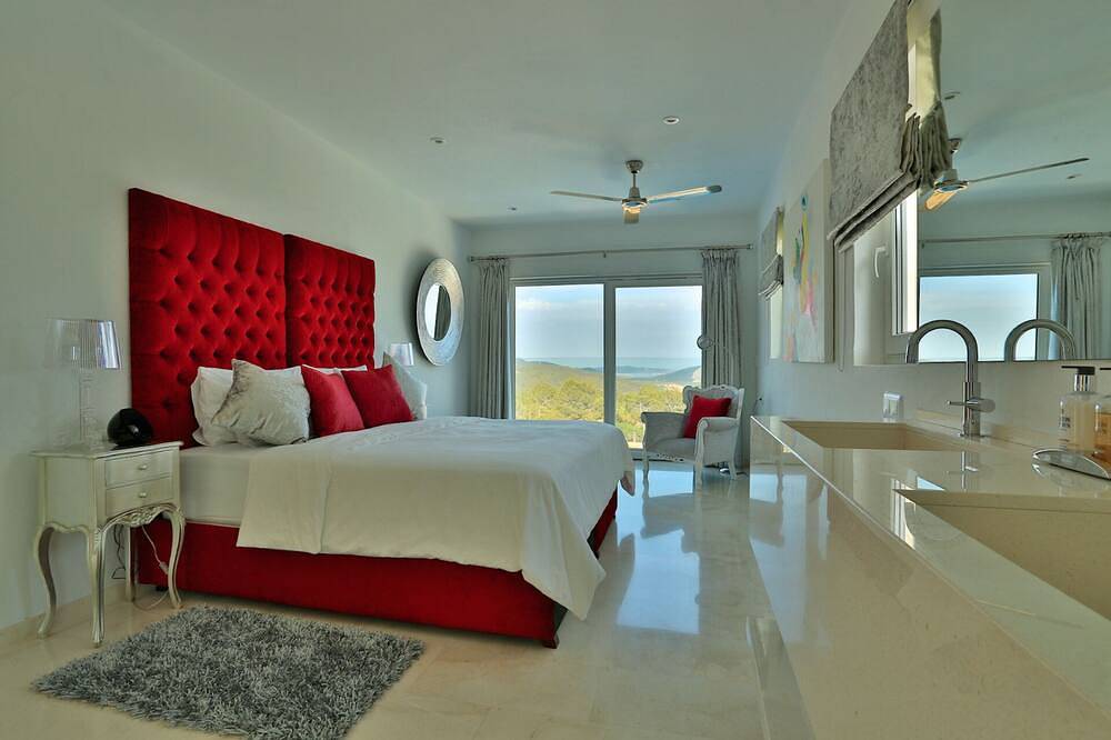 Villa de luxe à Es Cubells, San Jose, Ibiza - vue mer imprenable sur terrain privé in Es Cubells, Sant Josep de sa Talaia